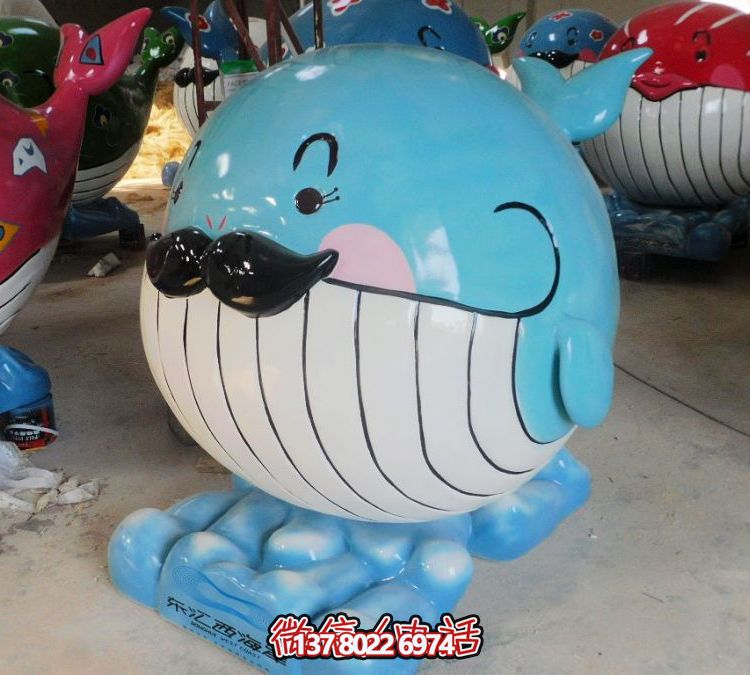 游樂(lè)園玻璃鋼彩繪鯨魚卡通雕塑