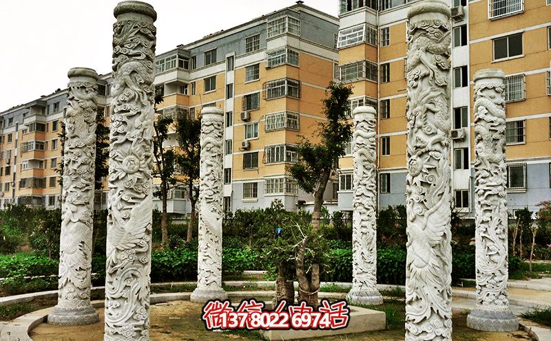 精美大理石浮雕龍柱，裝點小區(qū)花園