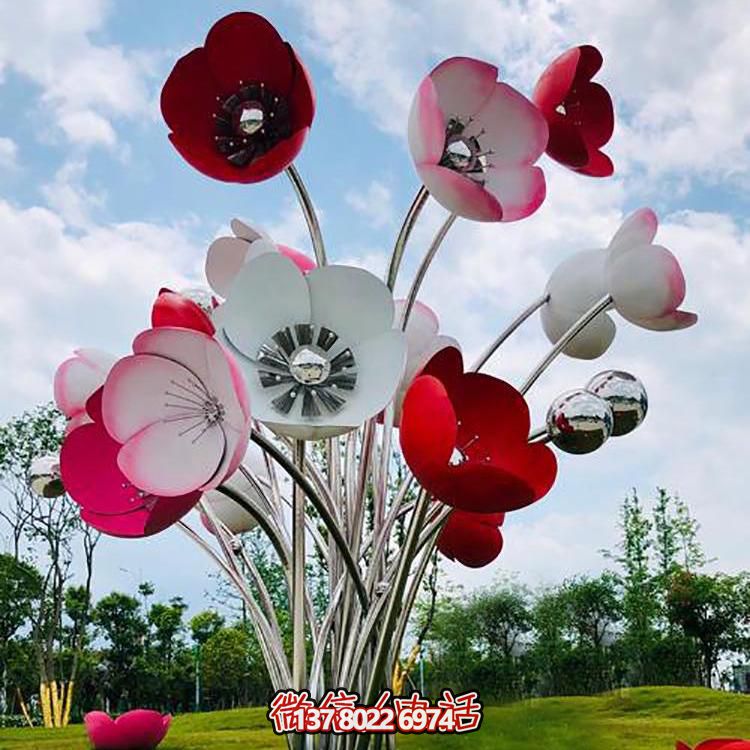 不銹鋼彩繪大型花朵雕塑，為景區(qū)廣場增添色彩