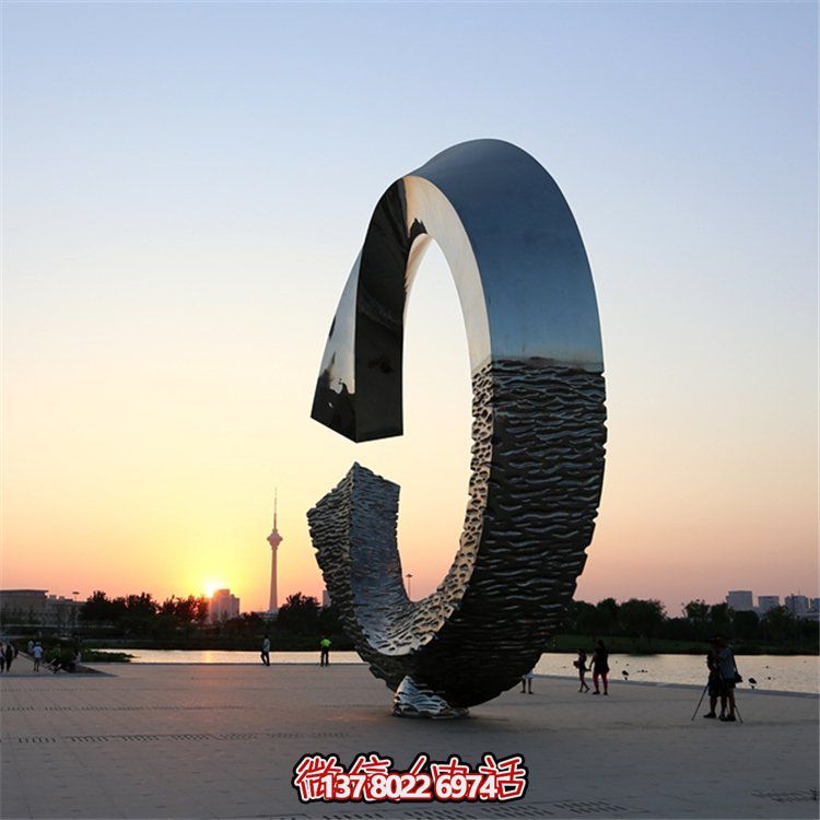 無限活力大型鍛造拉絲雕塑工藝圓環(huán)