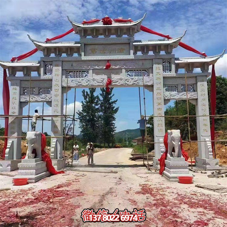 集道路四柱、花崗巖、花崗石雕和牌樓于一體的精美絕倫藝術品