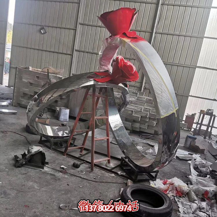 不銹鋼戶外雕塑戒指，鏡面反光