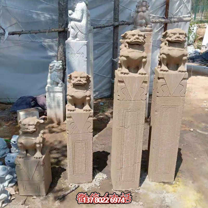 別墅庭院門前擺放獅子拴馬柱 別墅庭院門前擺放獅子拴馬柱