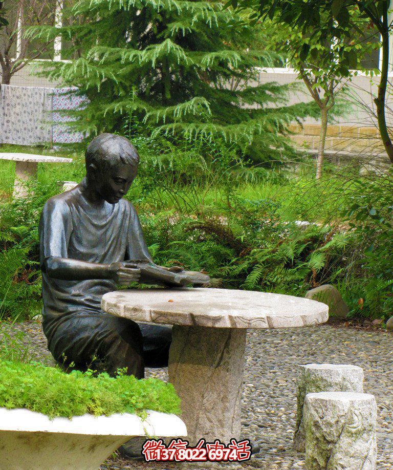 公園玻璃鋼坐著凳子上的讀書(shū)雕塑 公園玻璃鋼坐著凳子上的讀書(shū)雕塑